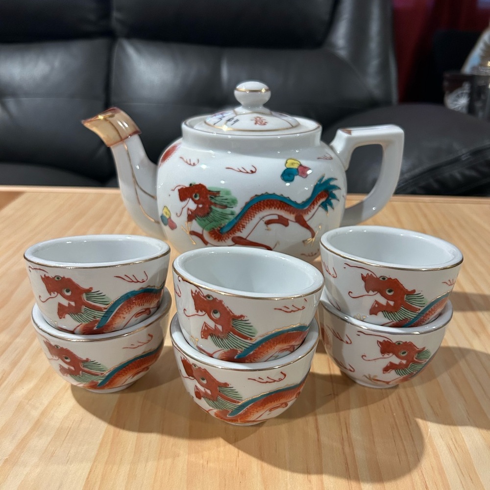 Rare!! Vintage Chinese Dragon Teapot set,